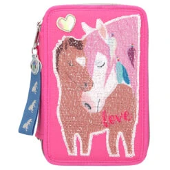 Depesche 10529 Miss Melody 3-fach Federtasche Rosa Gefüllt Mit Streichpailletten -Spielwarenladen 10529 1 4010070429522 a feta 0419 300dpi 1