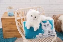 Nici 48099 Weisse Katze Meowlina 35cm Liegend Life Is Better With Cats -Spielwarenladen 48091 10 48092 Milieu 2048x1365 1