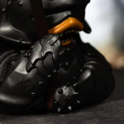Badeente Numskull TUBBZ Cosplaying Duck - Lord Of The Rings - Uruk-Hai 15 Badeente Numskull TUBBZ Cosplaying Duck - Lord Of The Rings - Uruk-Hai -Spielwarenladen LOTR TUBBZ Uruk Hai High Res 6
